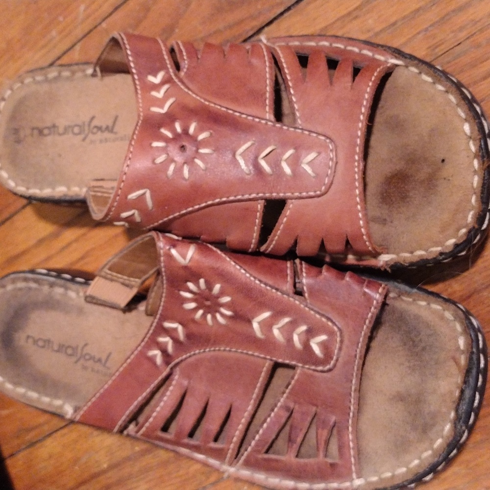 Women's Natural Soul by Naturalizer Cammy 6 1/2 leather sandal